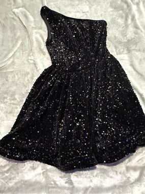 One-Shoulder Black Sequin Party Dress
